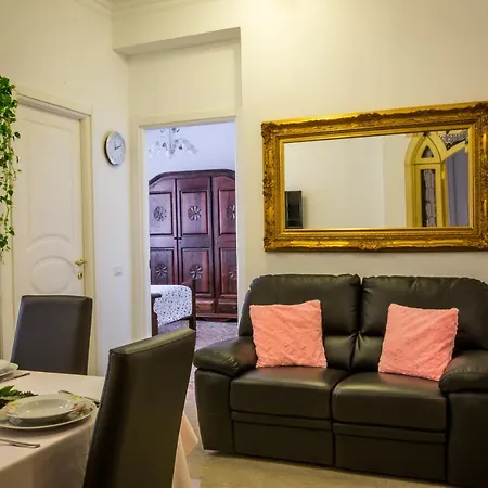 Apartment Center Of Rome Near Vatican And Trastevere Garage Included In The Price Top Place For Jubilee Apartment Rome