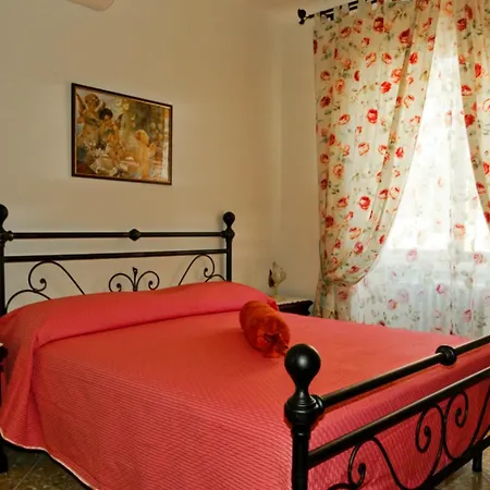 Ideal For Large Groups 2 Apartments In The Same Building Center Of Rome Near Vatican And Trastevere