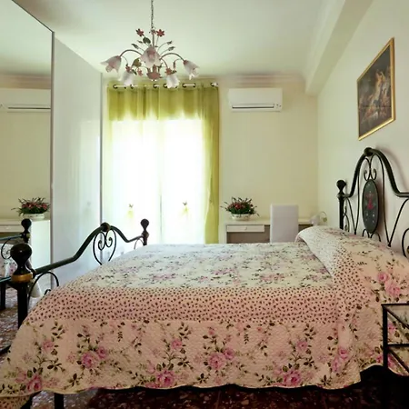Ideal For Large Groups 2 Apartments In The Same Building Center Of Rome Near Vatican And Trastevere Apartamento *