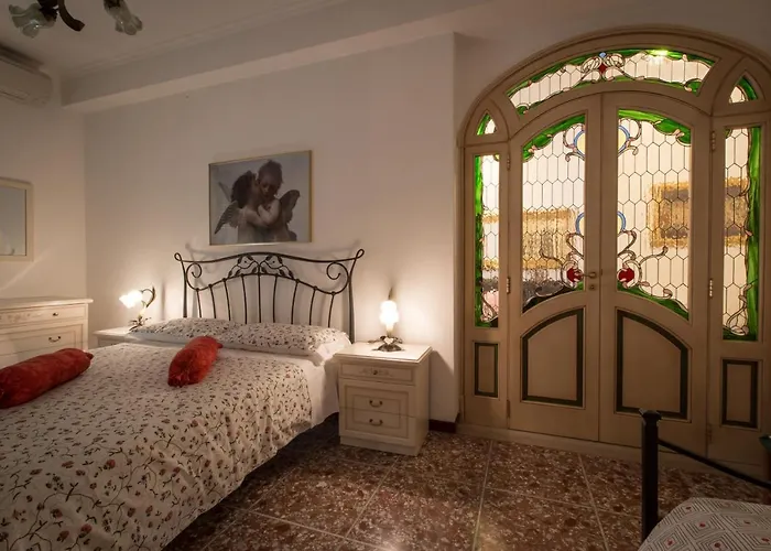 Ideal For Large Groups 2 Apartments In The Same Building Center Of Rome Near Vatican And Trastevere