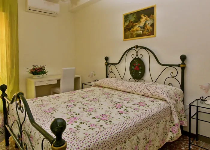 Ideal For Large Groups 2 Apartments In The Same Building Center Of Rome Near Vatican And Trastevere Roma
